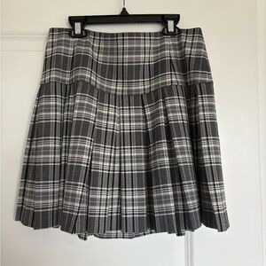 Alice + Olivia Gray and White Plaid Pleated Skirt